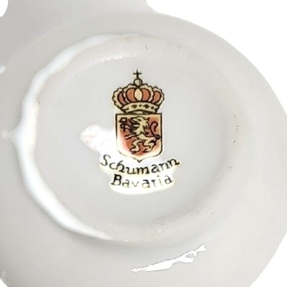 Schumann Bavaria #28 Charming White with Floral Accents and Gold Trim Mini Vase - Picture 6 of 6